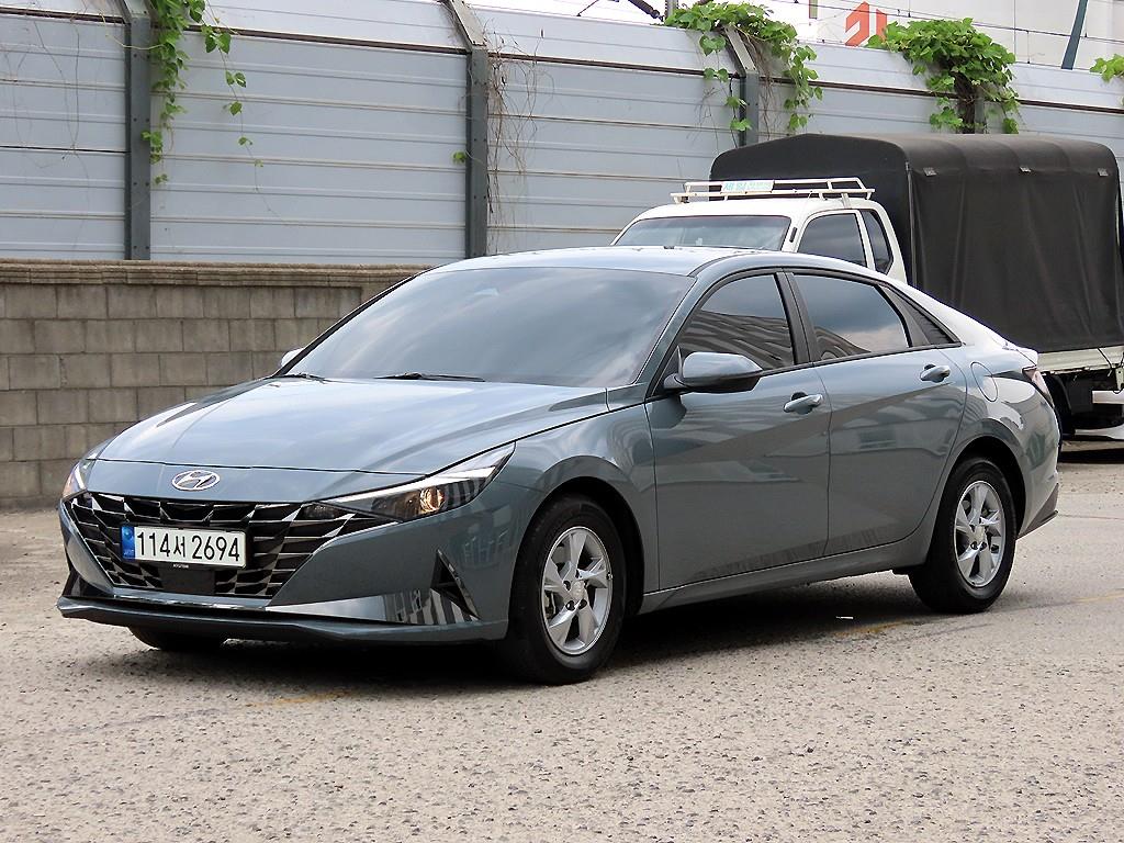 HYUNDAI Avante - Vista 2