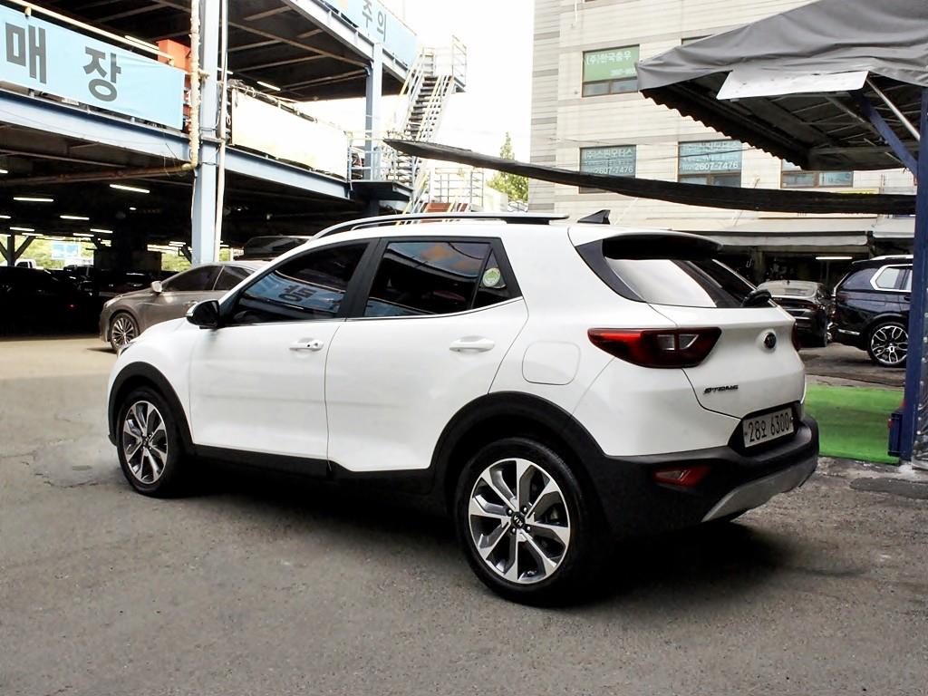 KIA Stonic - Vista 6