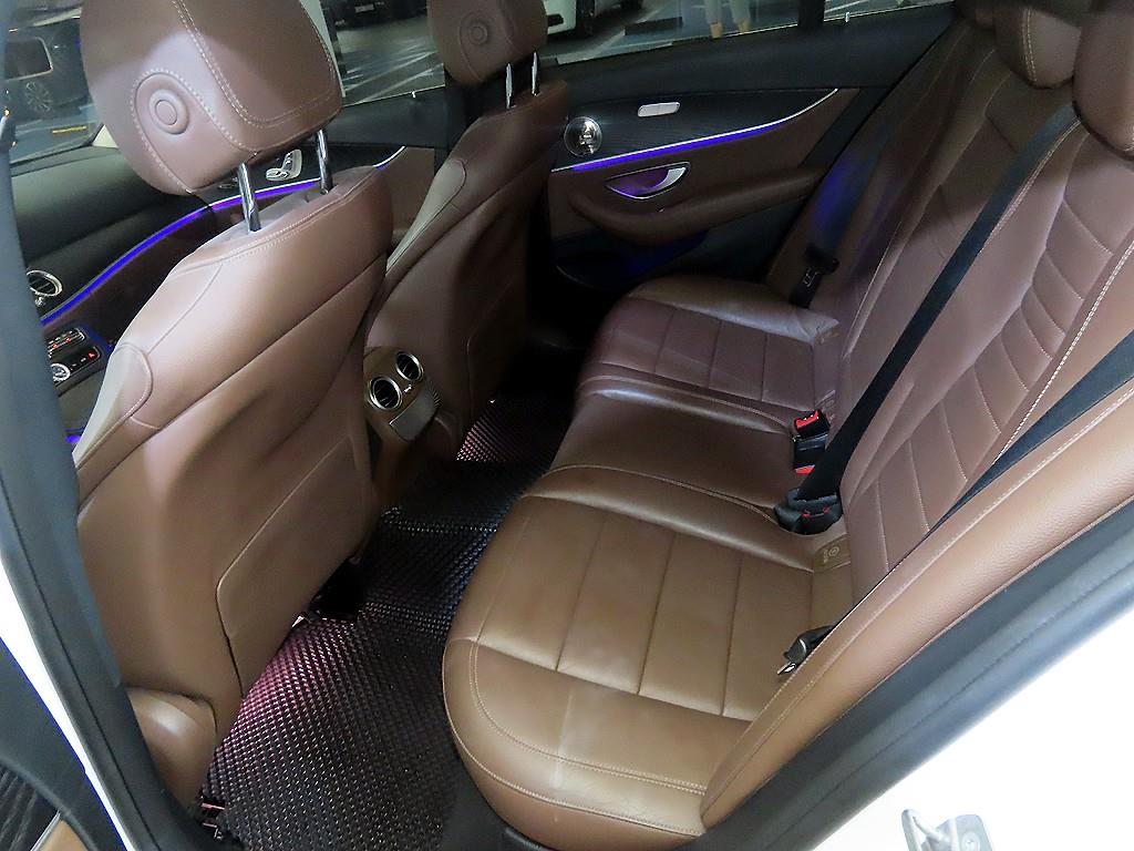 Mercedes Benz E class - Vista 9