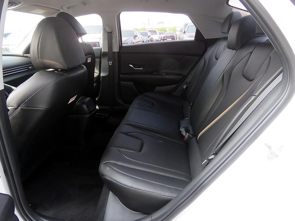 HYUNDAI Avante - Vista 8