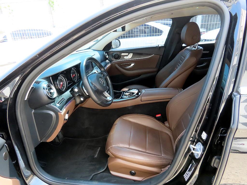 Mercedes Benz E class - Vista 7