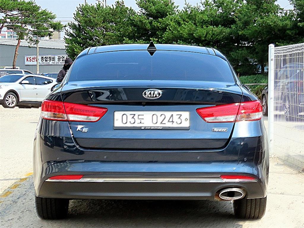 KIA K5 - Vista 6