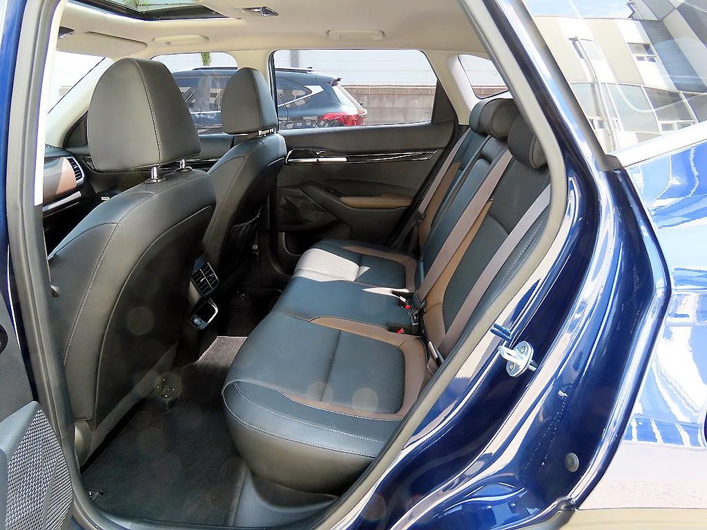 KIA Seltos - Vista 8