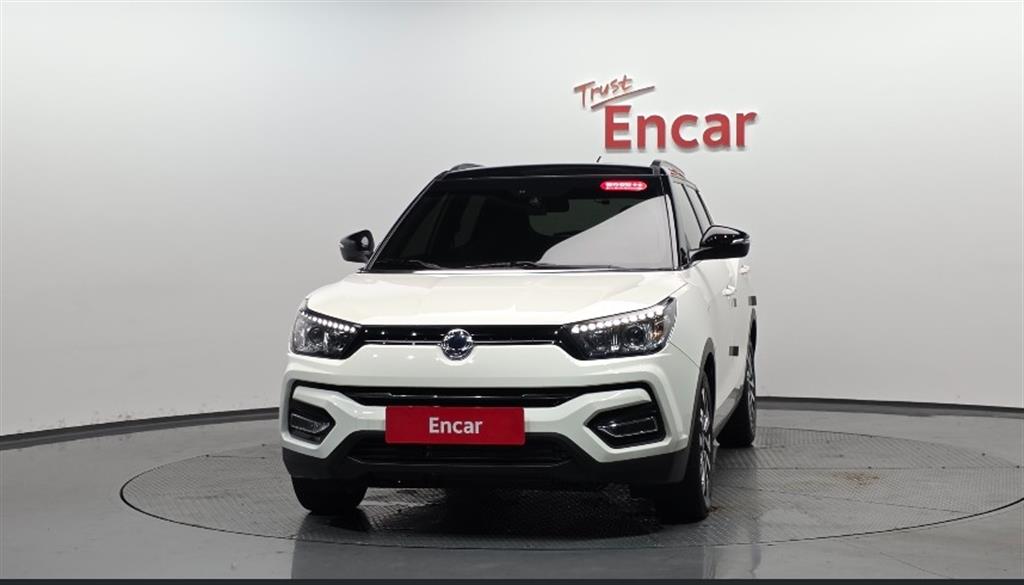 Ssangyong Tivoli - Vista 3