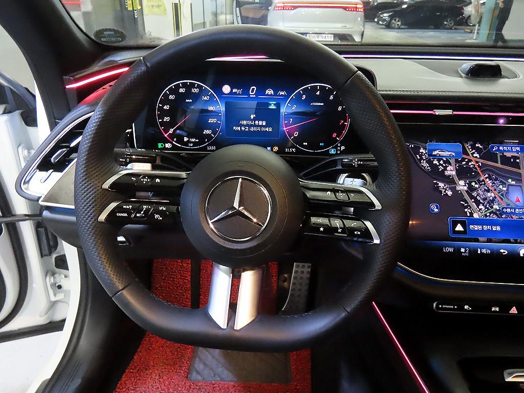 Mercedes Benz E class - Vista 10