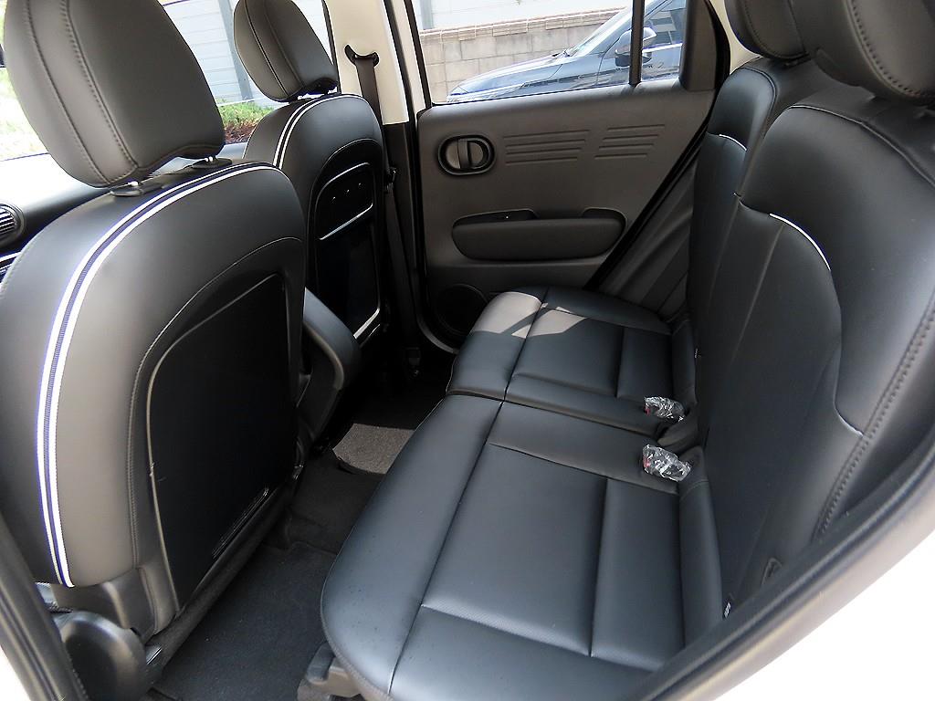 HYUNDAI Casper - Vista 8