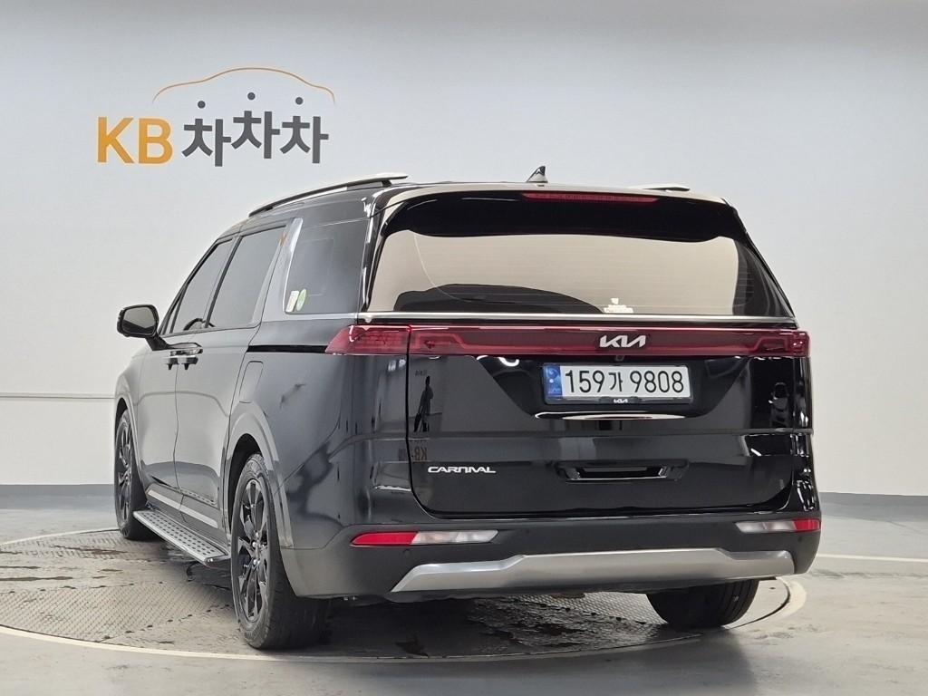 KIA Carnival - Vista 2