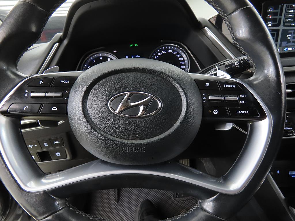 HYUNDAI Sonata - Vista 12