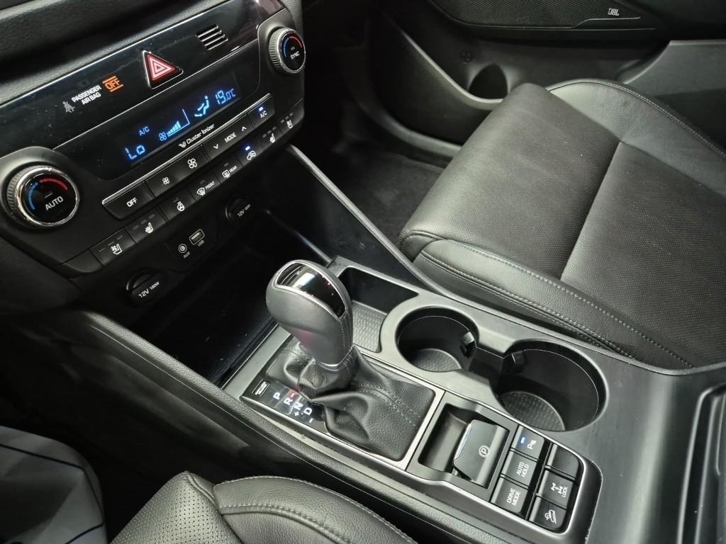 HYUNDAI Tucson - Vista 10