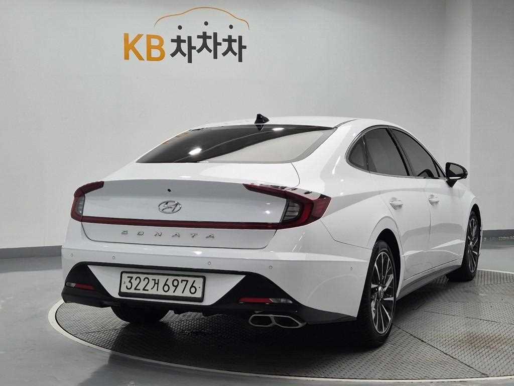 HYUNDAI Sonata - Vista 3