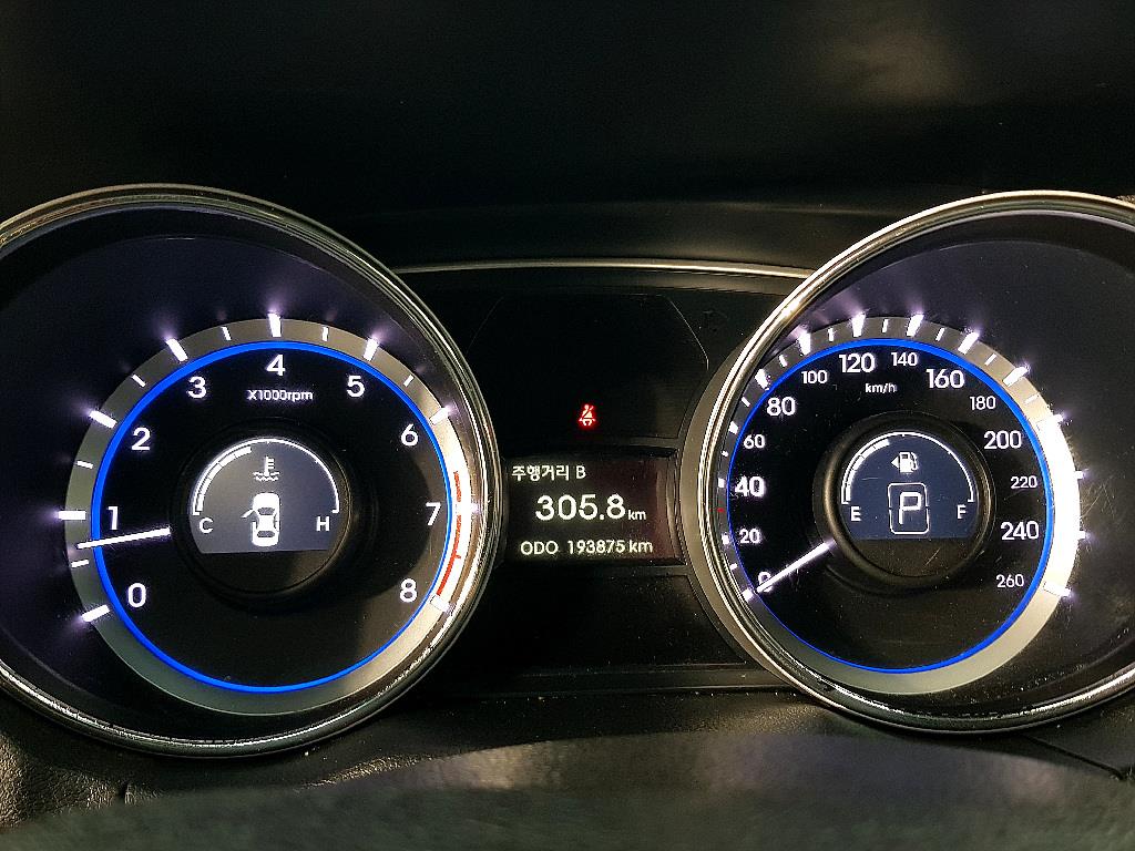 HYUNDAI Sonata - Vista 9