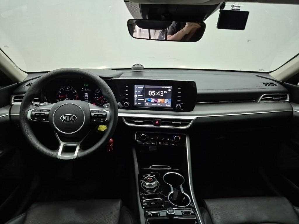 KIA K5 - Vista 9