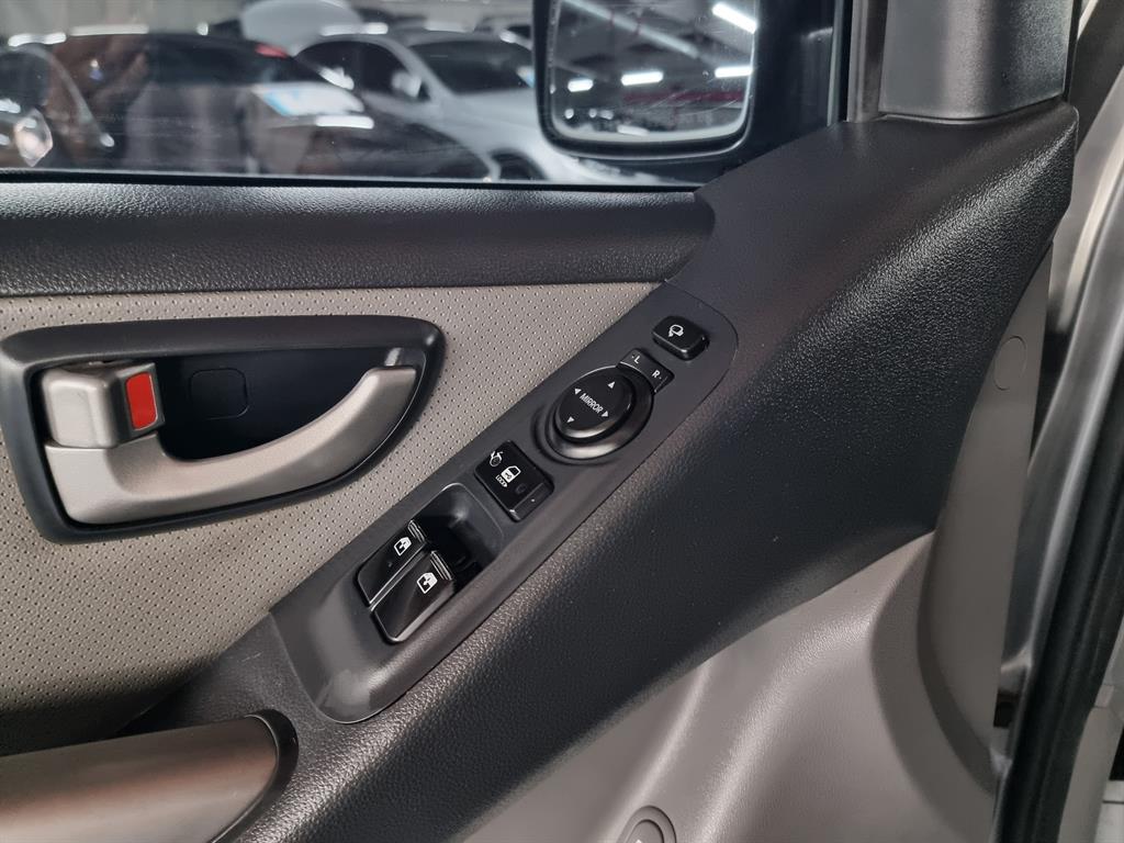 HYUNDAI Starex - Vista 9