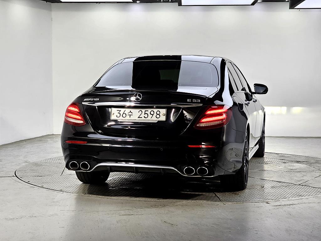 Mercedes Benz E class - Vista 3