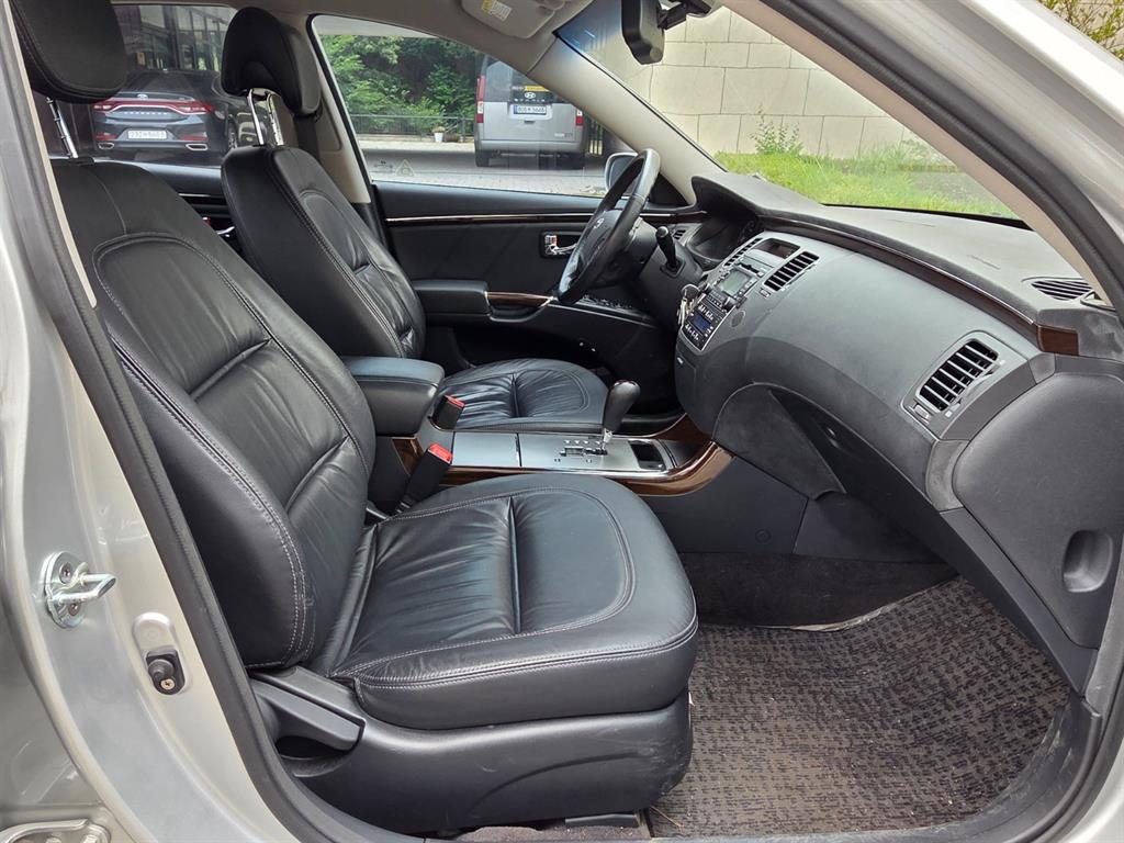 HYUNDAI Grandeur - Vista 11