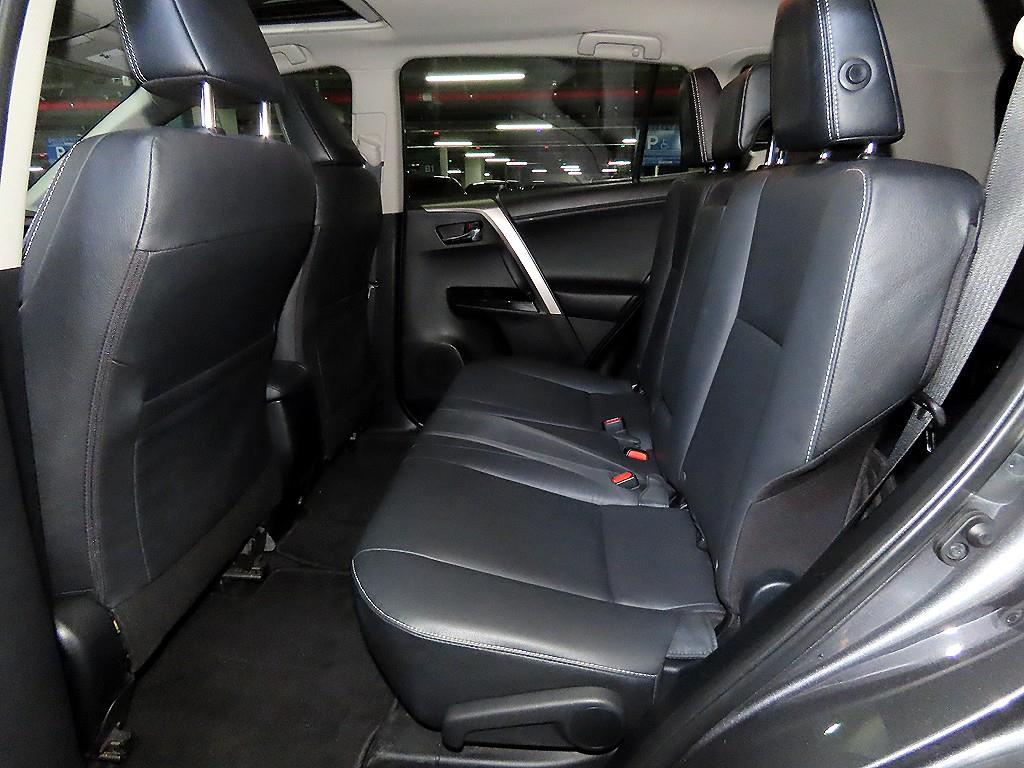 Toyota RAV4 - Vista 9