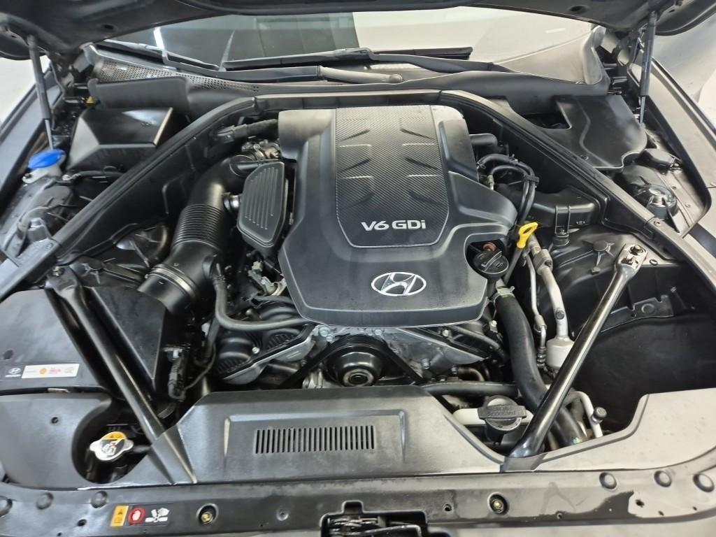 HYUNDAI Genesis - Vista 7