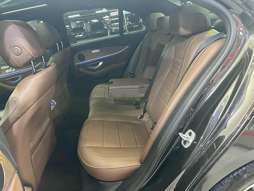 Mercedes Benz E class - Vista 9