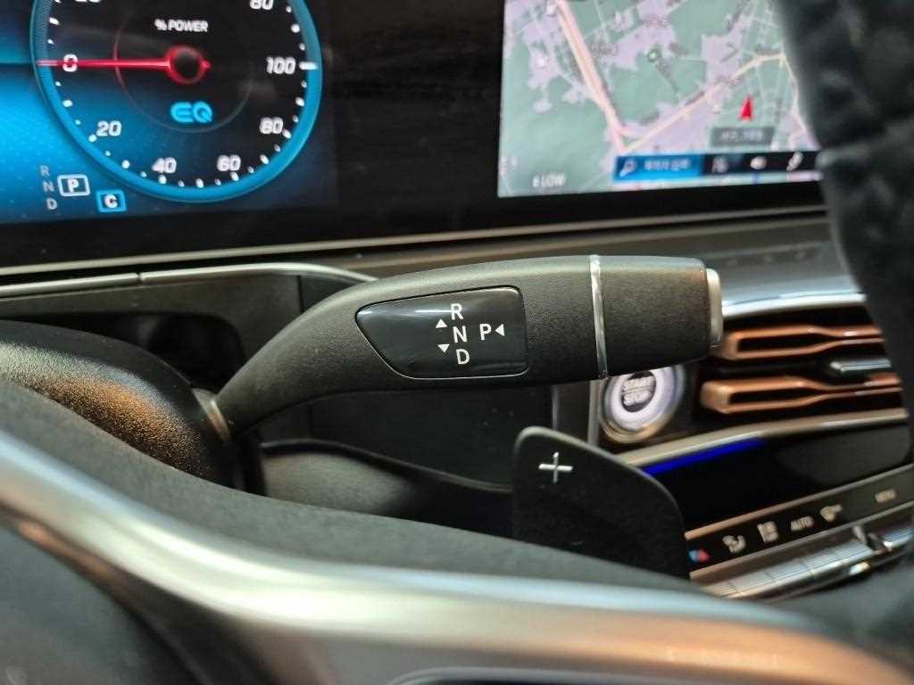 Mercedes Benz EQC - Vista 10