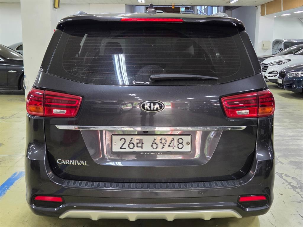 KIA Carnival - Vista 6
