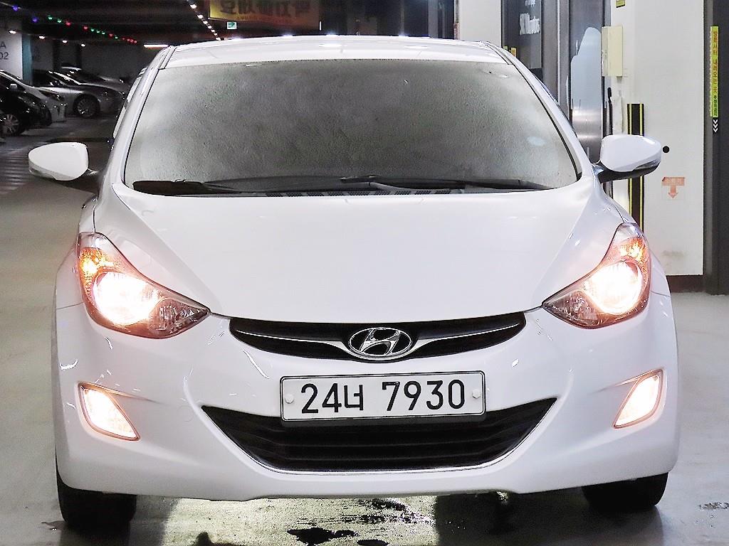 HYUNDAI Avante - Vista 2
