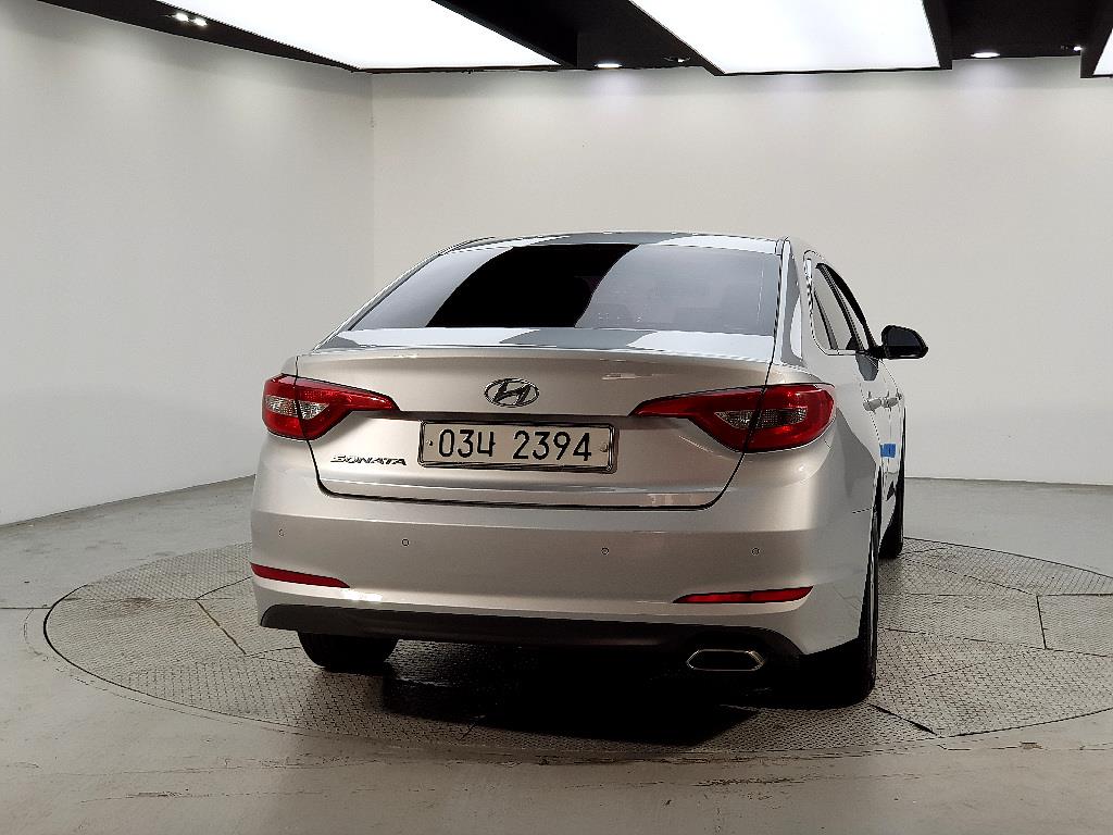 HYUNDAI Sonata - Vista 3