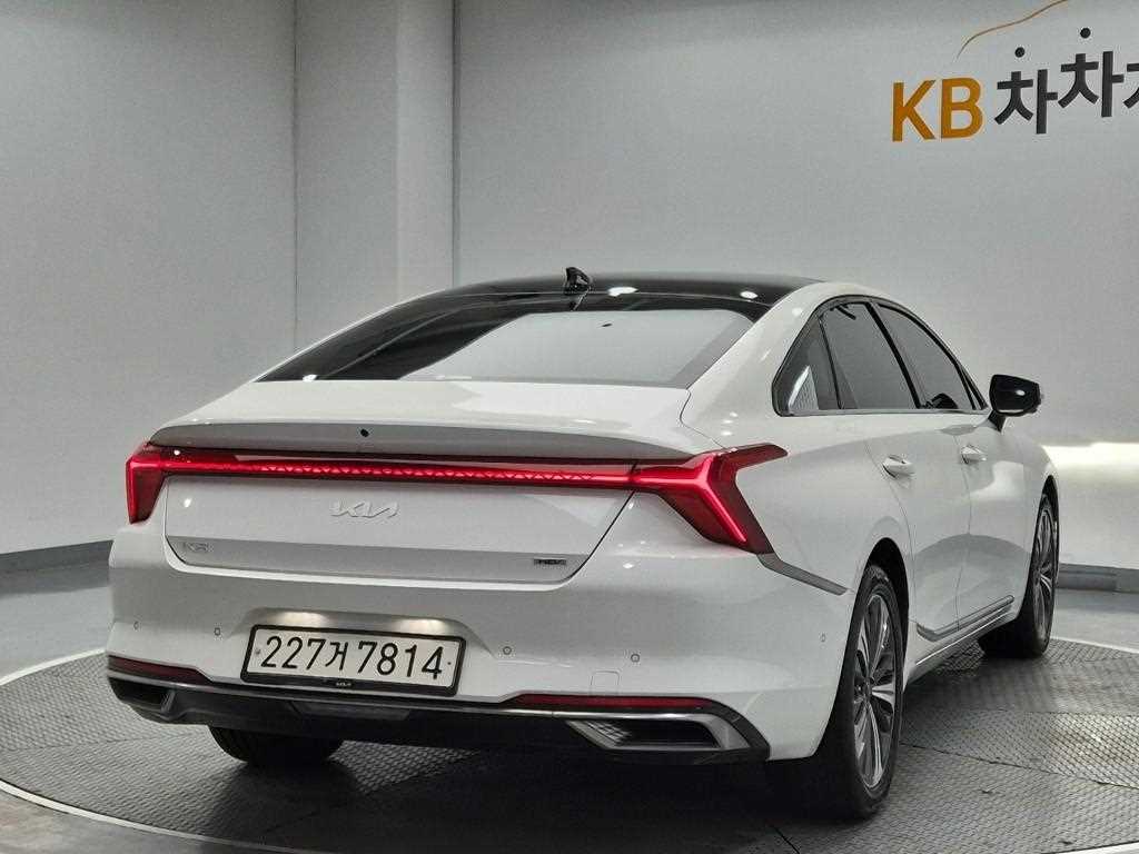 KIA K8 - Vista 3