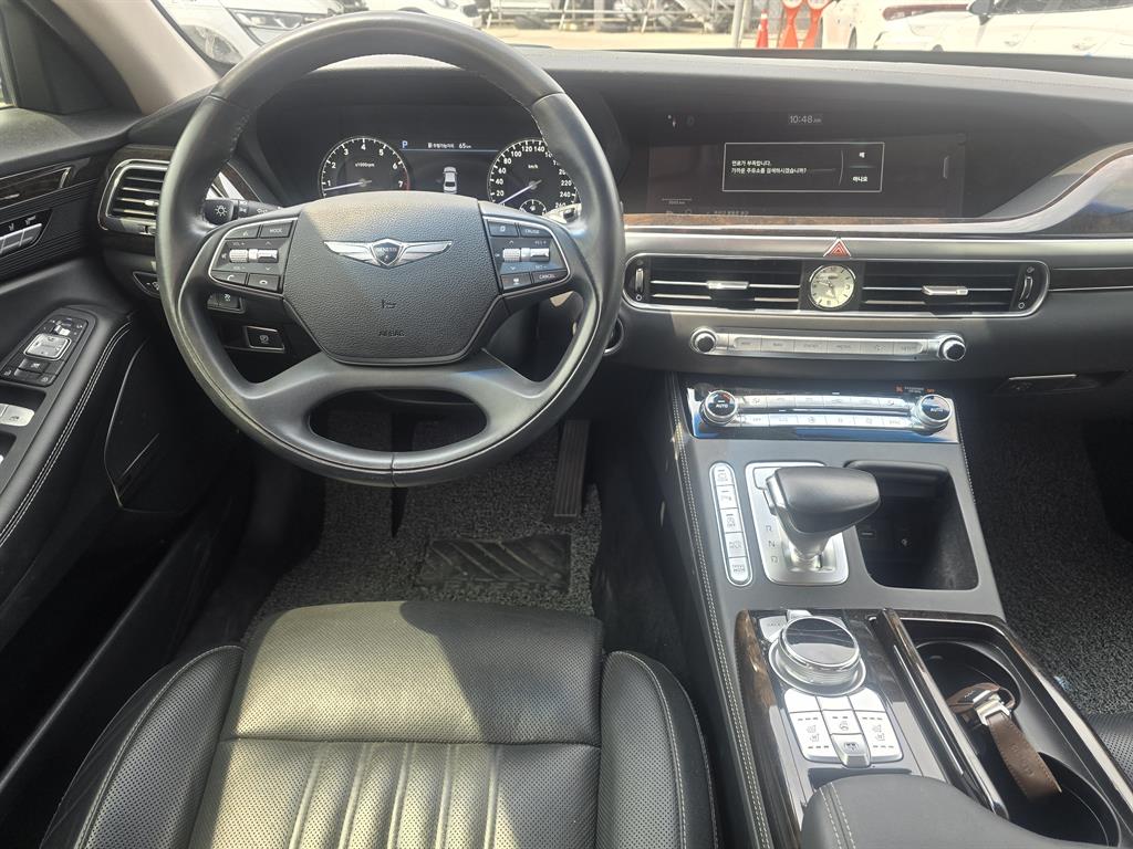 Genesis G90 - Vista 7