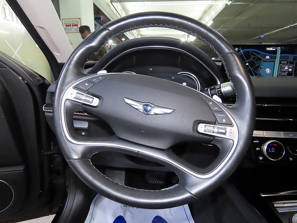Genesis G80 - Vista 10