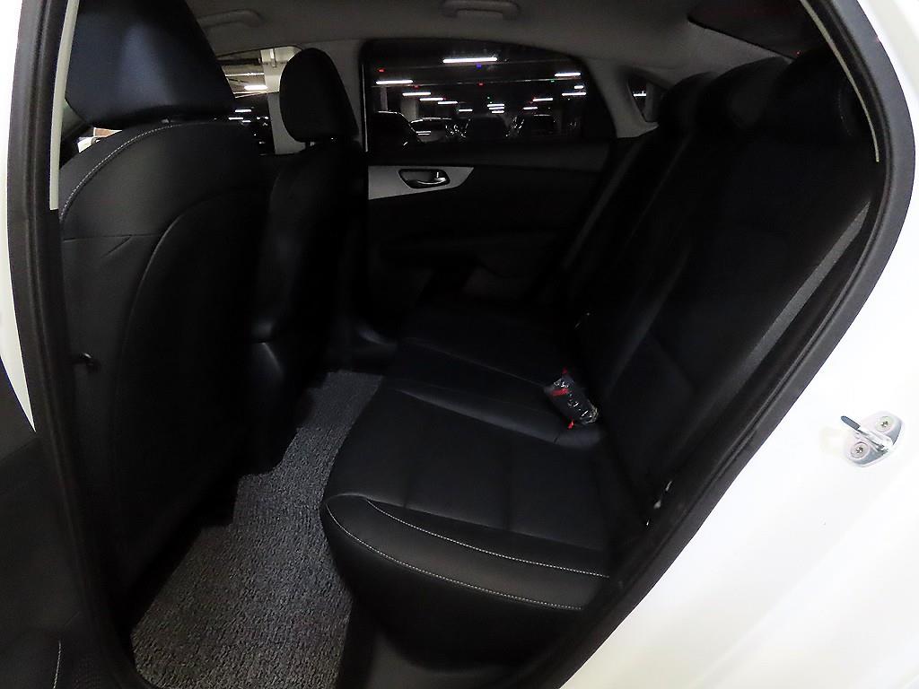 KIA K3 - Vista 9