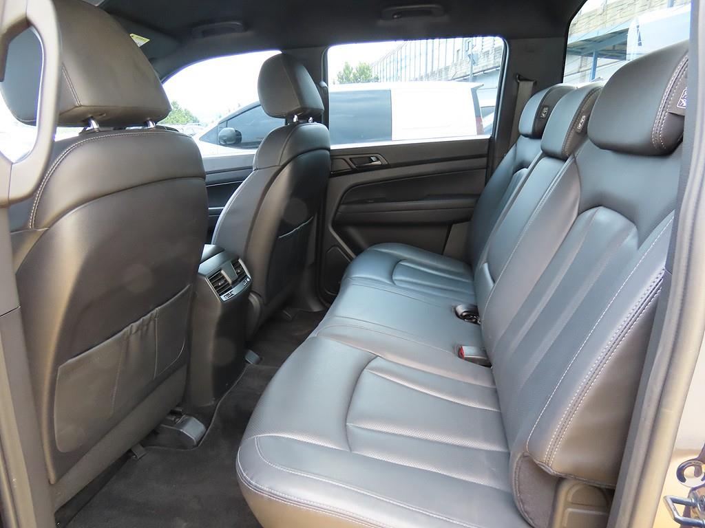Ssangyong Rexton - Vista 9