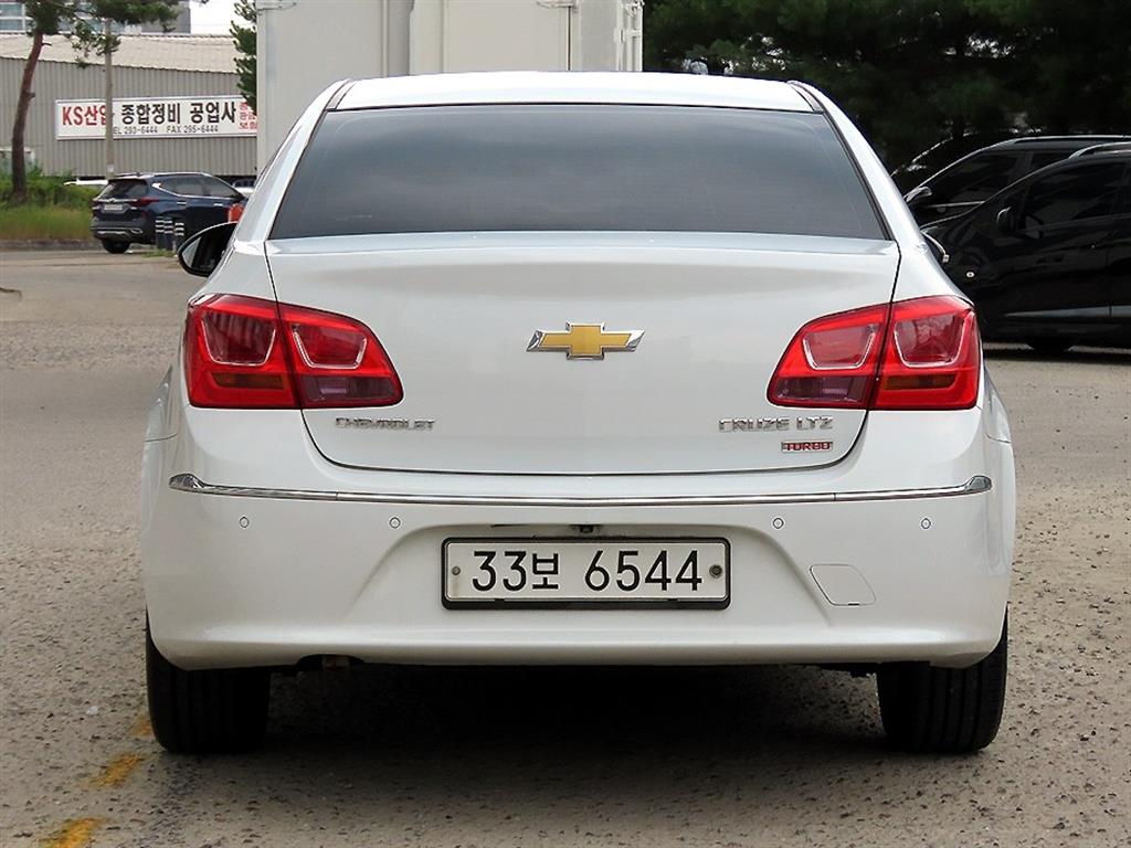 Chevrolet Cruise - Vista 6