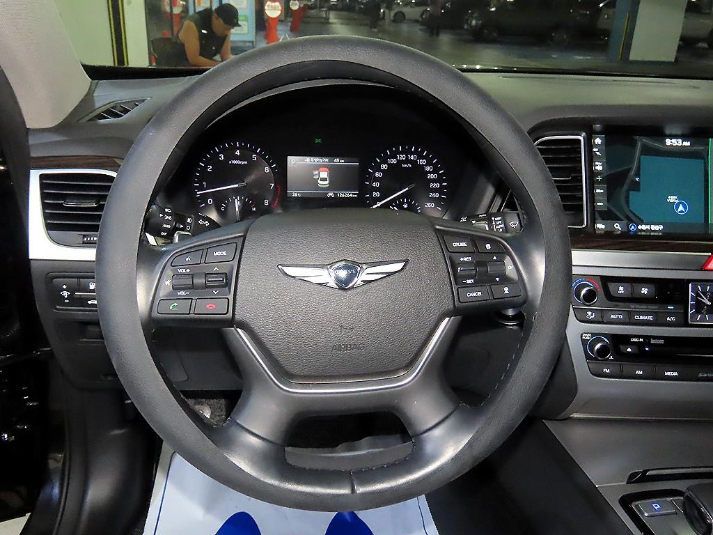 Genesis G80 - Vista 10