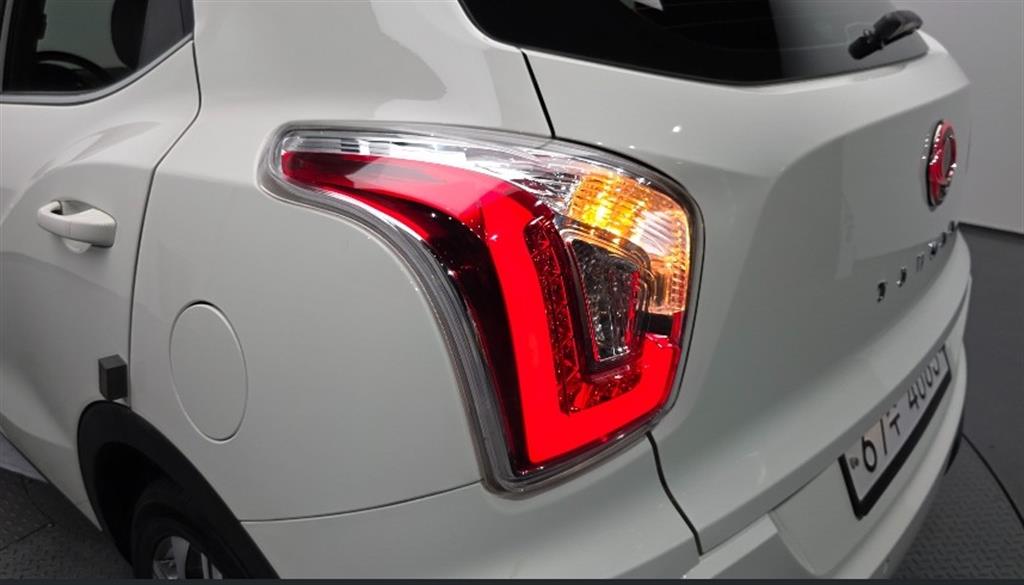 Ssangyong Tivoli - Vista 10