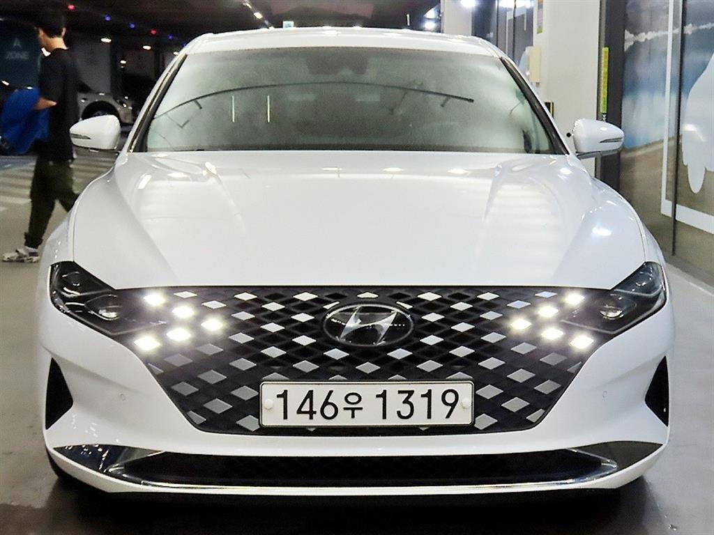 HYUNDAI Grandeur - Vista 2