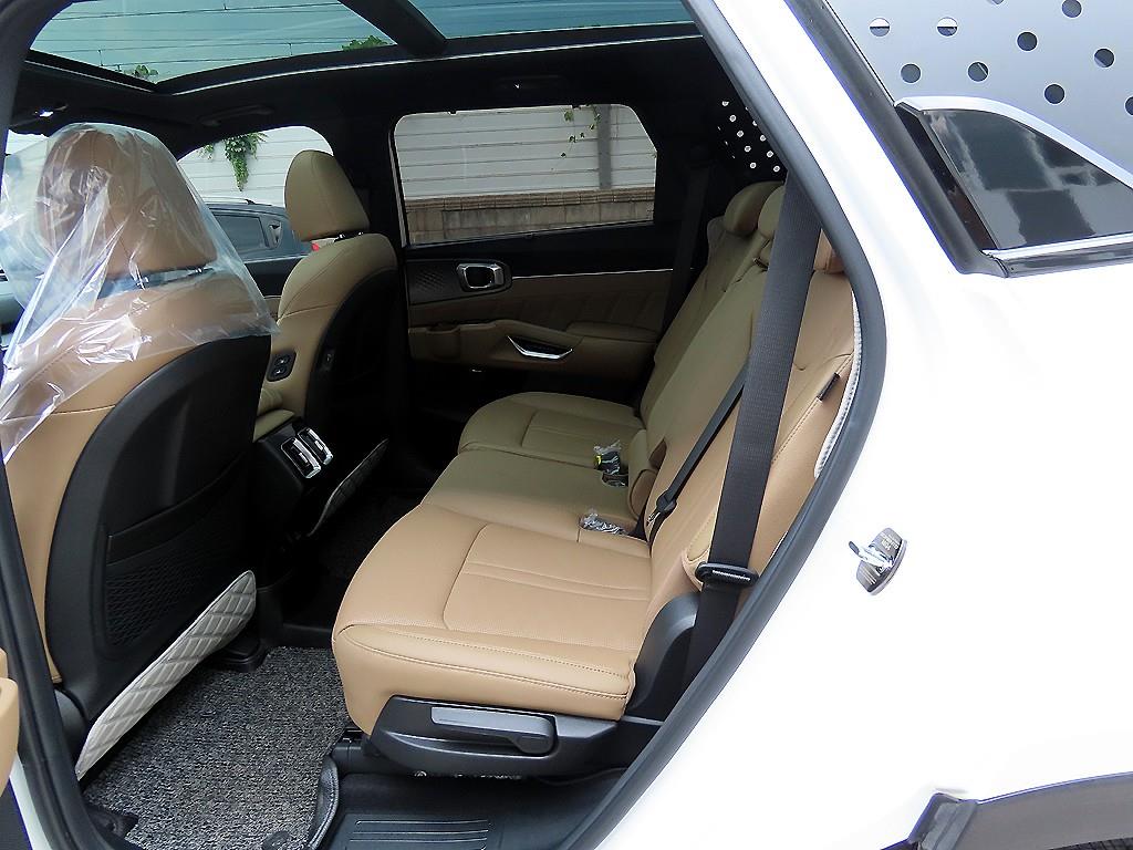 KIA Sorento - Vista 8
