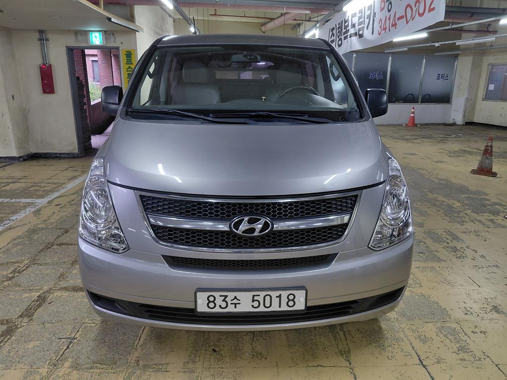 HYUNDAI Starex - Vista 2