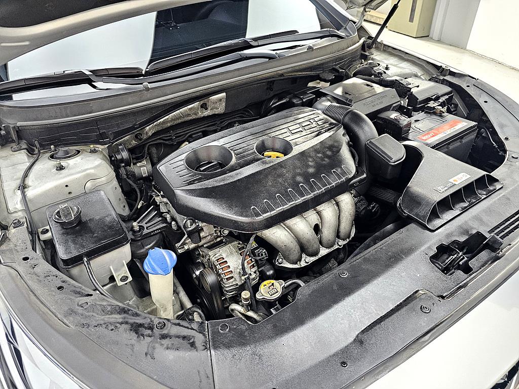 HYUNDAI Sonata - Vista 8