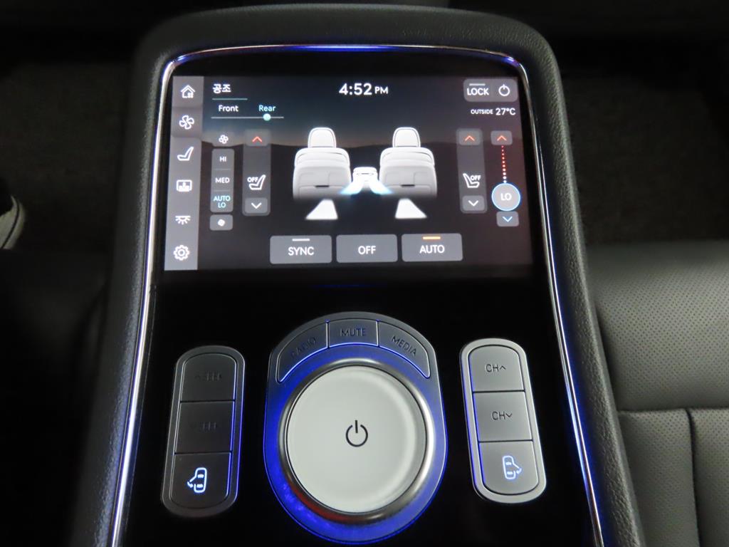 Genesis G90 - Vista 9