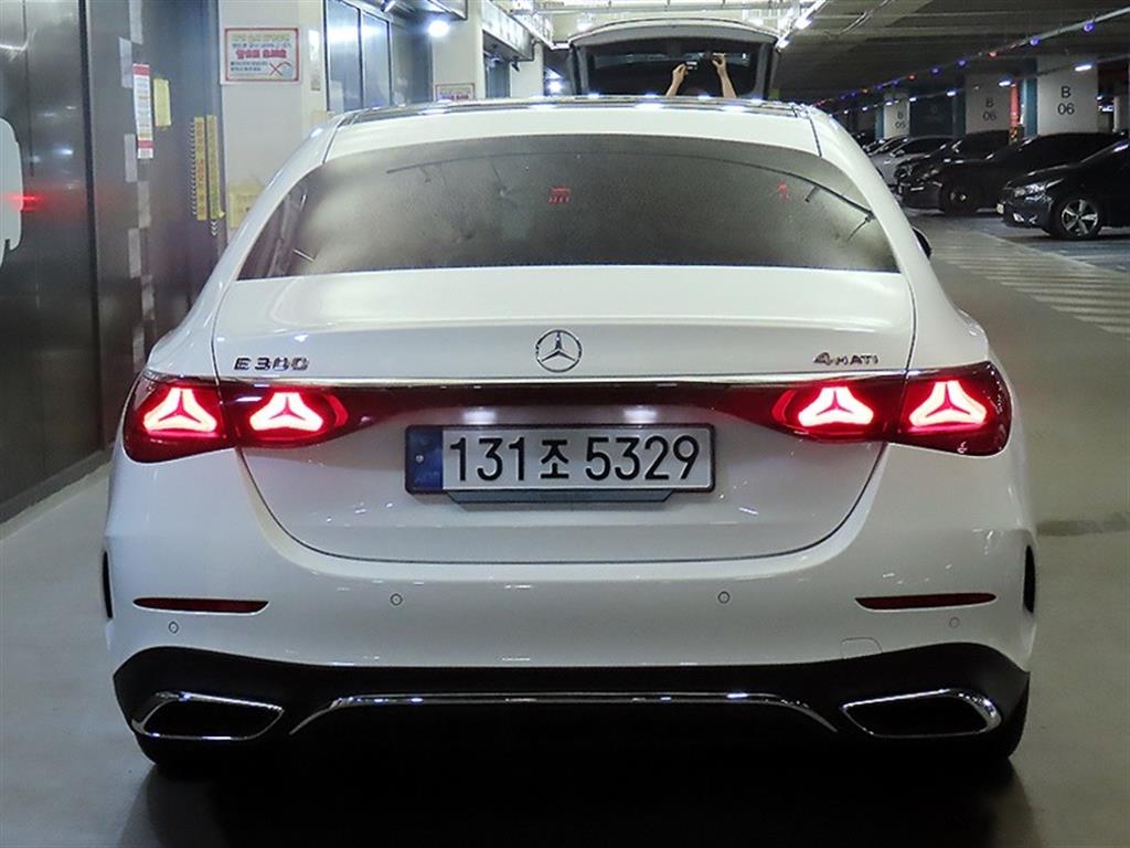 Mercedes Benz E class - Vista 7
