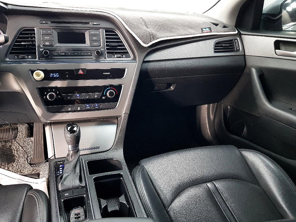 HYUNDAI Sonata - Vista 12