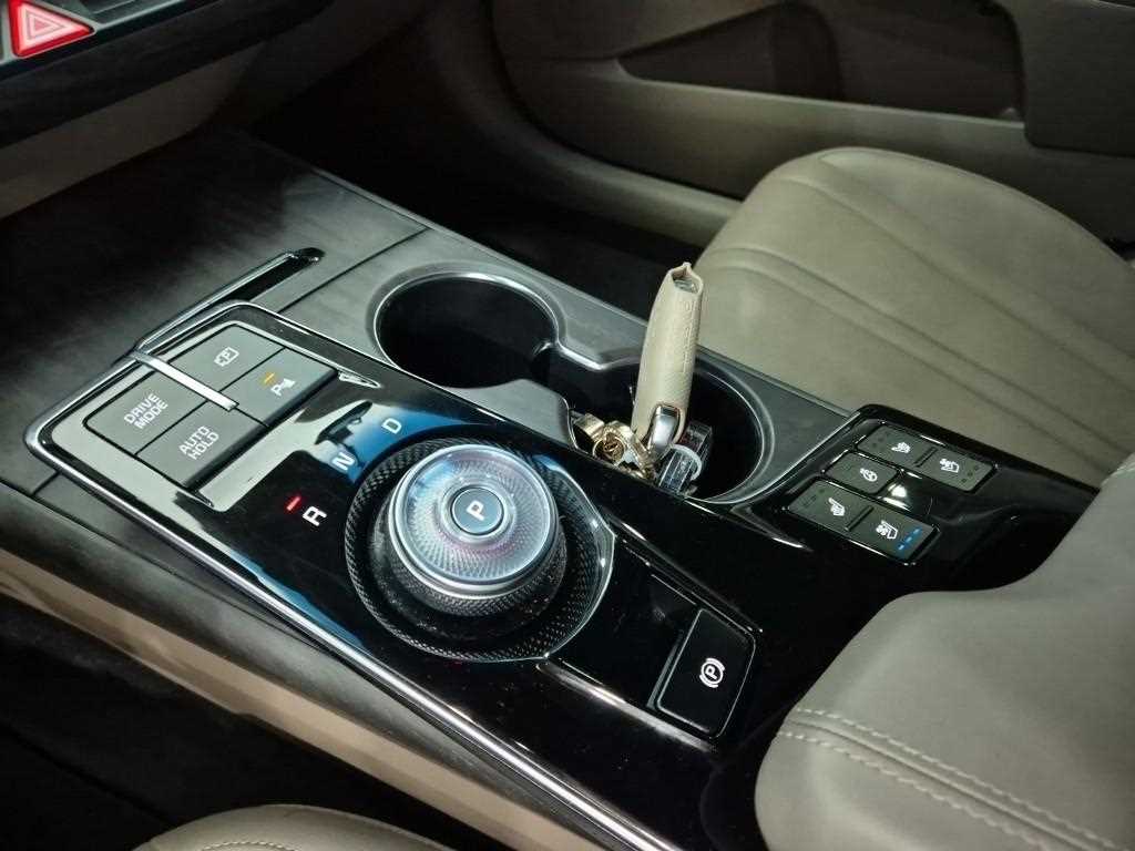 KIA K8 - Vista 8