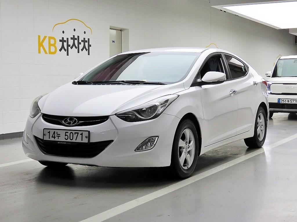 HYUNDAI Avante - Vista 2