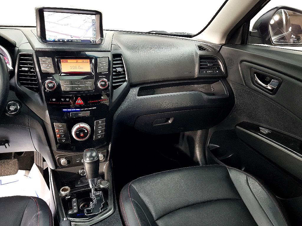 Ssangyong Tivoli - Vista 12