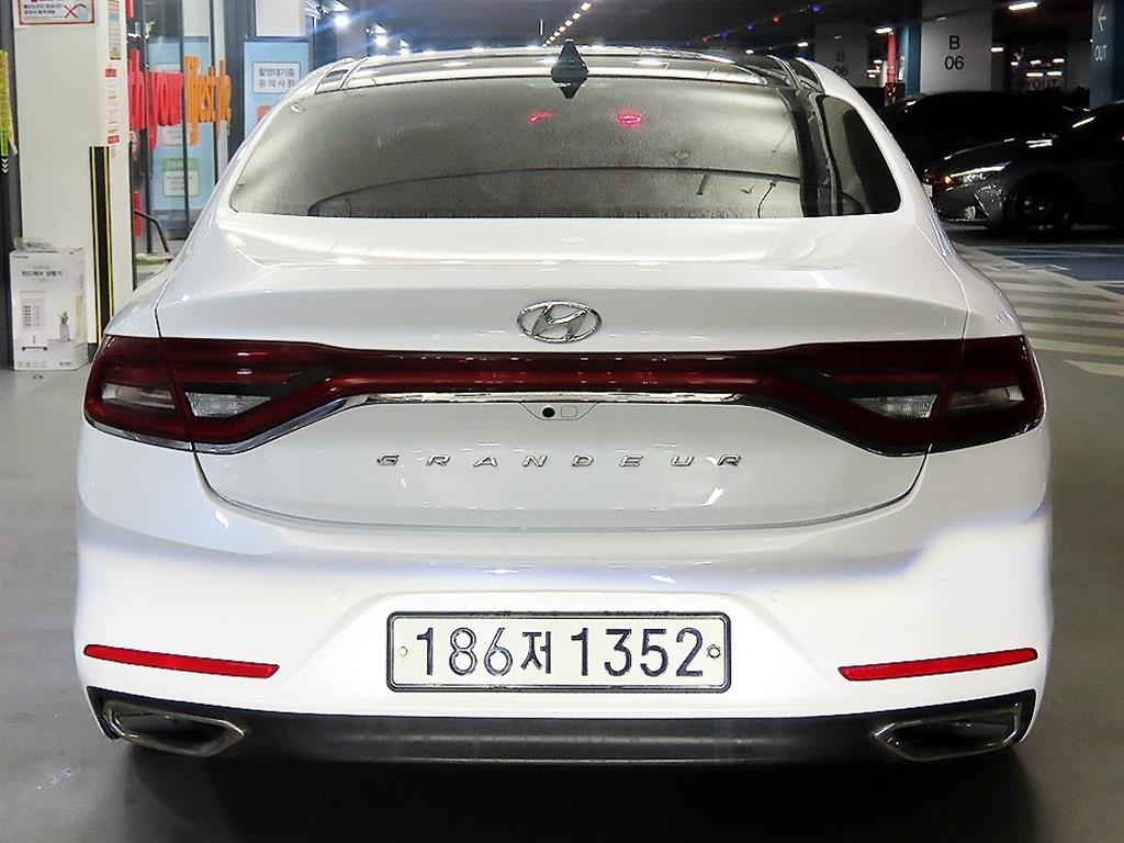 HYUNDAI Grandeur - Vista 7