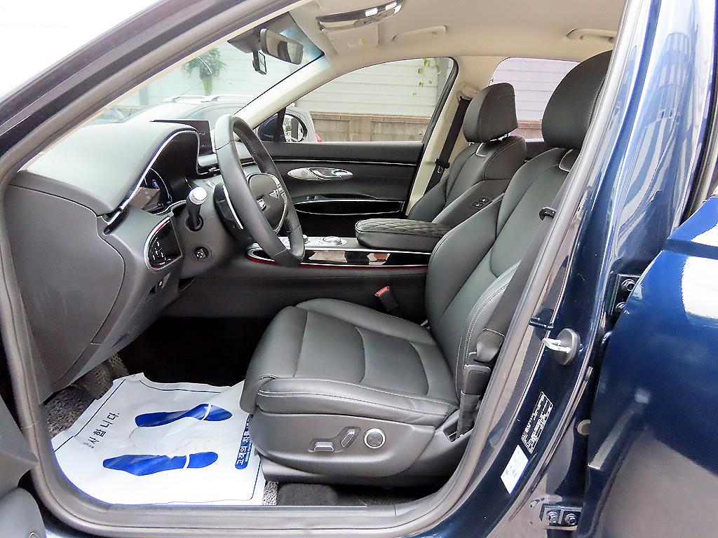 Genesis GV70 - Vista 7