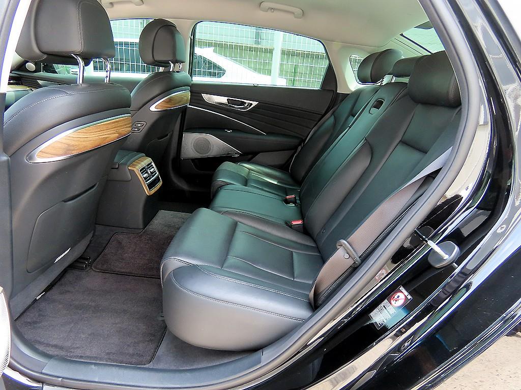 KIA K9 - Vista 8