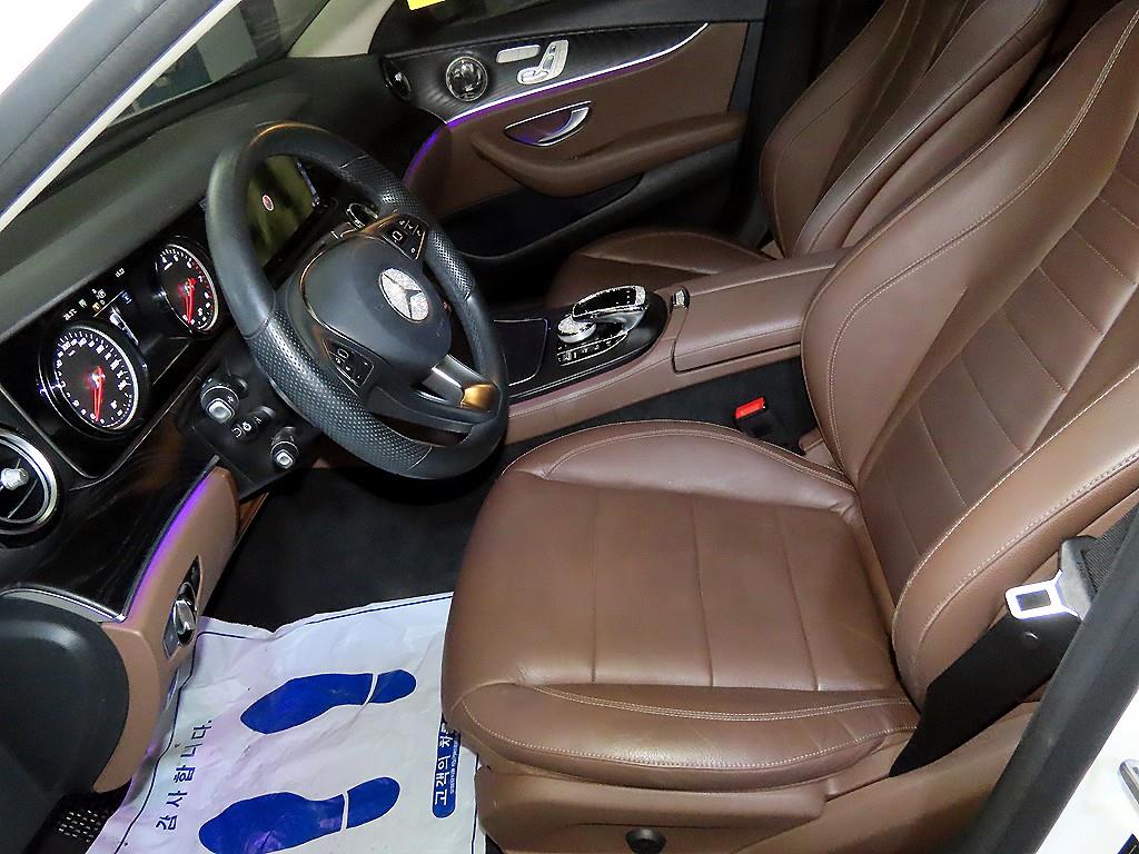 Mercedes Benz E class - Vista 8