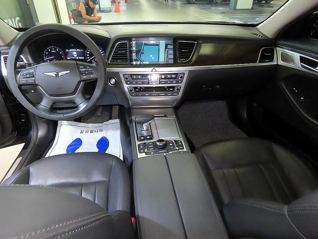 Genesis G80 - Vista 12