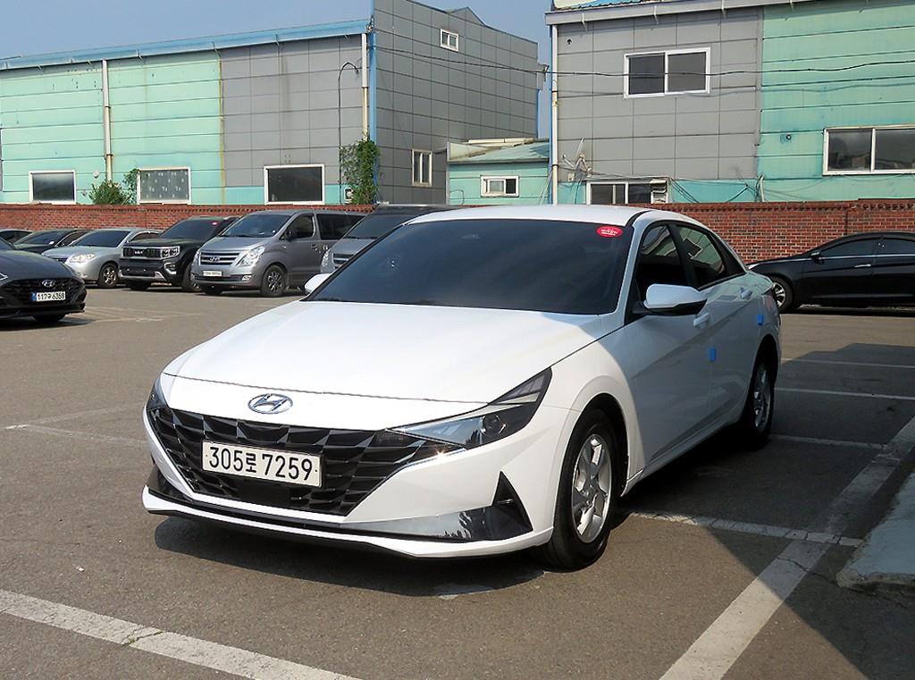 HYUNDAI Avante - Vista 2